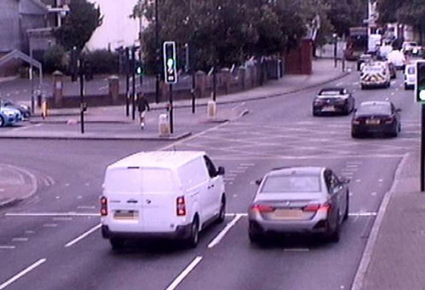 因在伦敦超速驾驶，格拉斯纳被罚禁止驾驶6个月+罚款